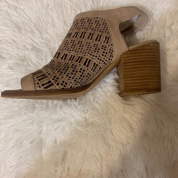Vince Camuto - KEANNIE SANDAL - Picture 6 of 7